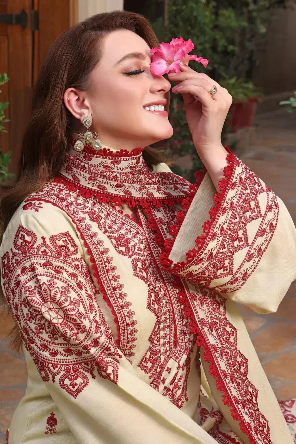 PAREESHAY – 3 PC Embroidered Dhanak SuitBG801 – RR2034 - Rangrezza