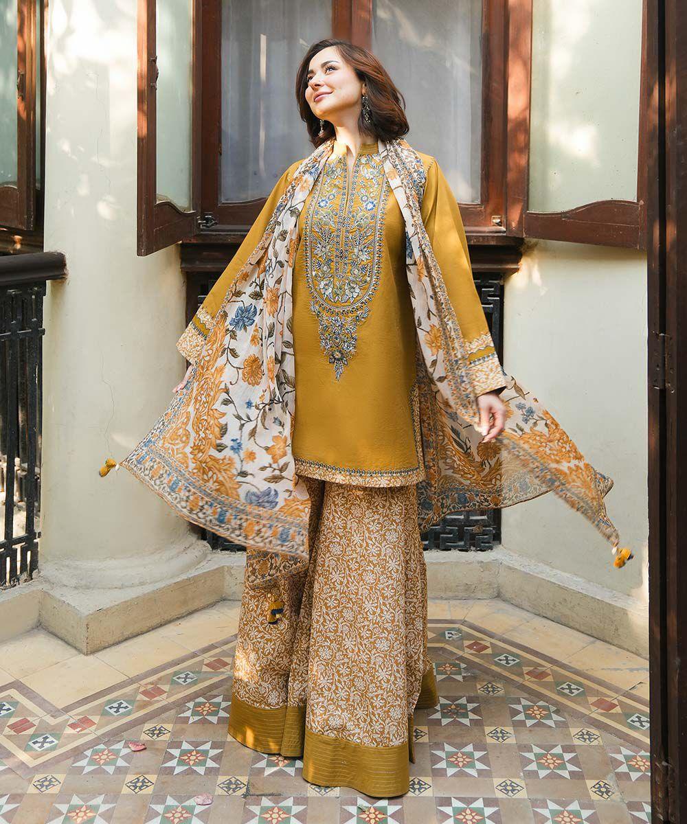 LIBBAS – 3 PC Embroidered Dhanak Suit – RR2035 - Rangrezza