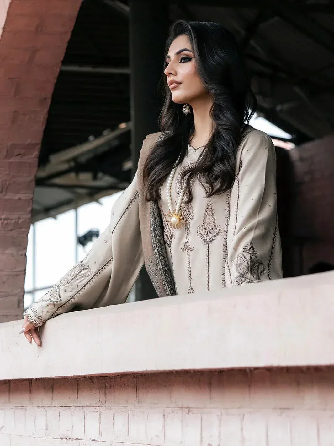 ANKAHI - 3 PC Embroidered Dhanak Suit - RR2027 - Rangrezza