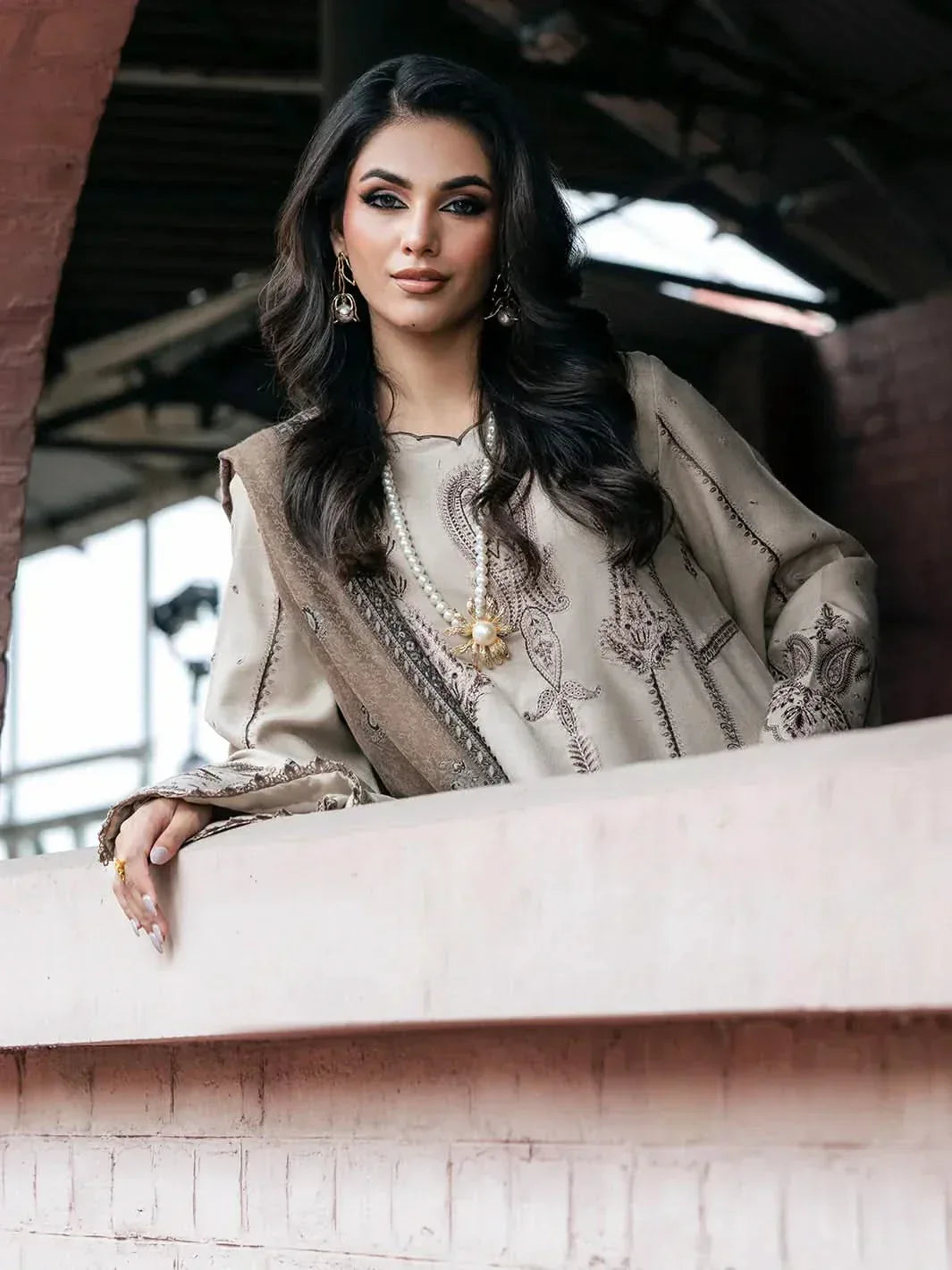 ANKAHI - 3 PC Embroidered Dhanak Suit - RR2027 - Rangrezza