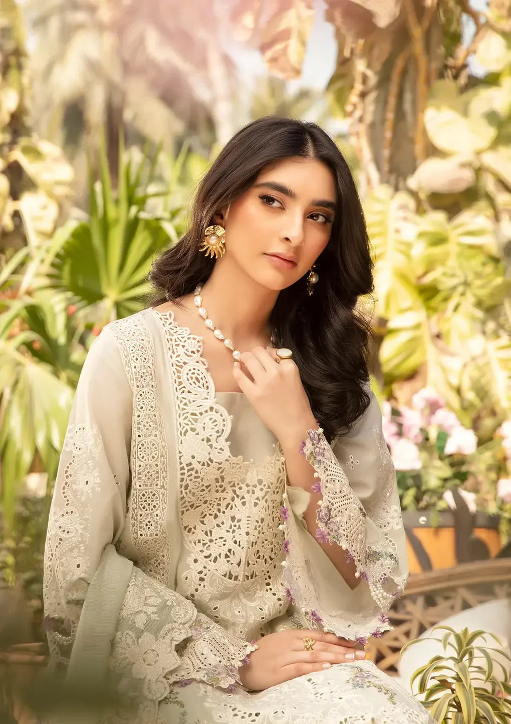 ELAF  - 3PC Luxury Lawn Embroidered Suit - RR-4018