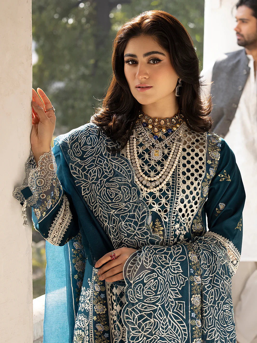 MAHNUR - 3PC Lawn Embroidered Suit - RR-4022