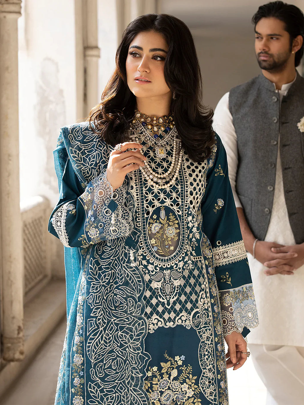 MAHNUR - 3PC Lawn Embroidered Suit - RR-4022