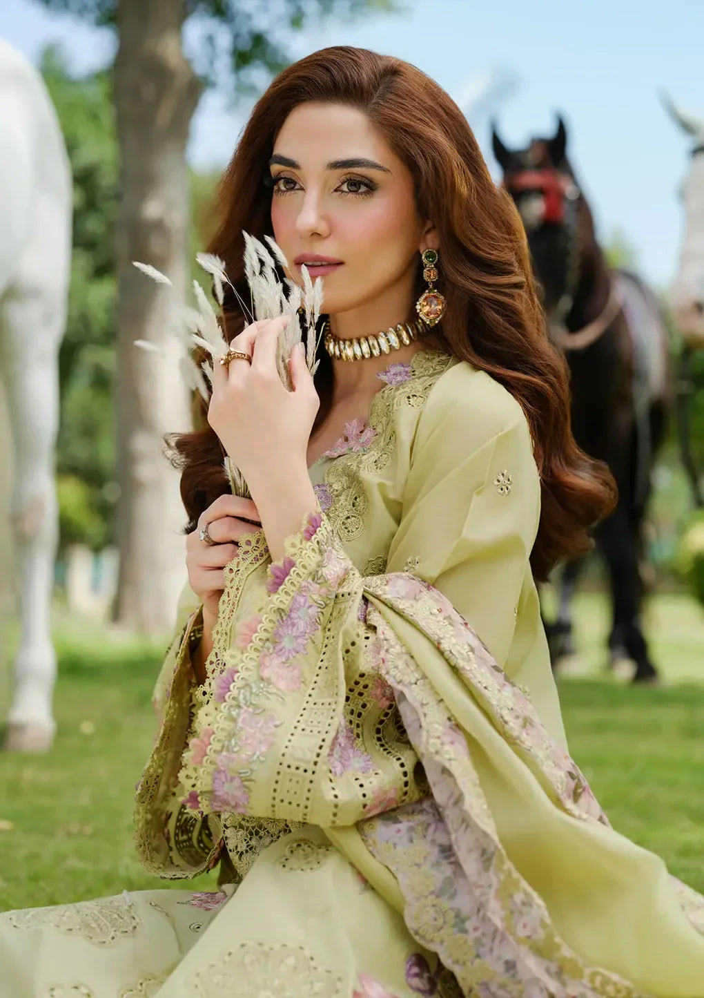 ELAF  - 3PC Luxury Lawn Embroidered Suit - RR-4020