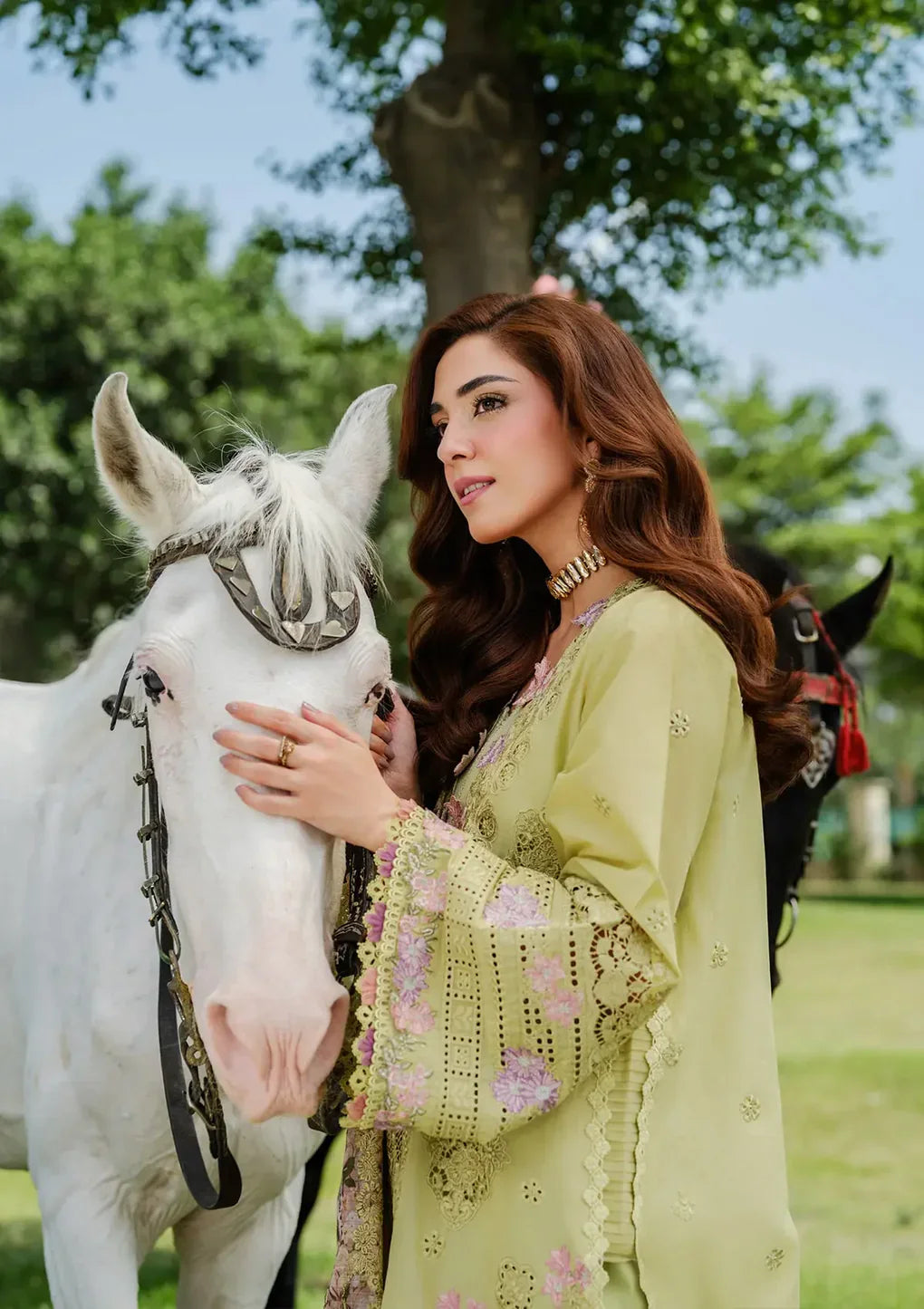 ELAF  - 3PC Luxury Lawn Embroidered Suit - RR-4020