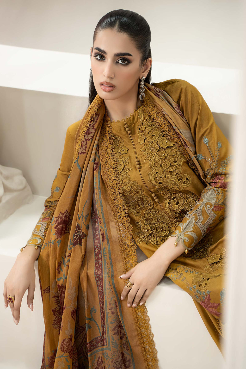 Maria.B - 3PC Luxury Lawn Embroidered Suit - RR-4031