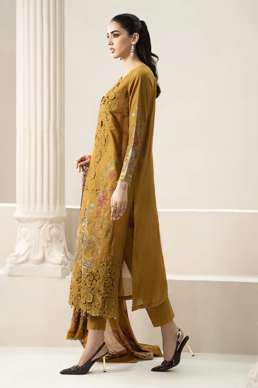 Maria.B - 3PC Luxury Lawn Embroidered Suit - RR-4031