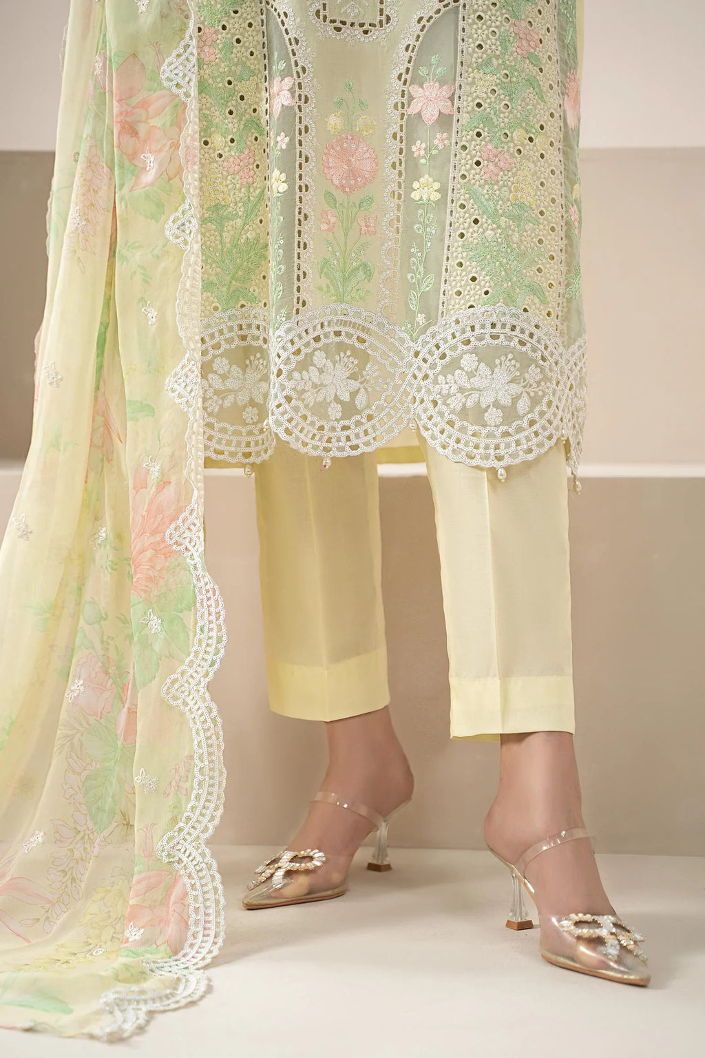 Maria.B - 3PC Luxury Lawn Embroidered Suit - RR-4021