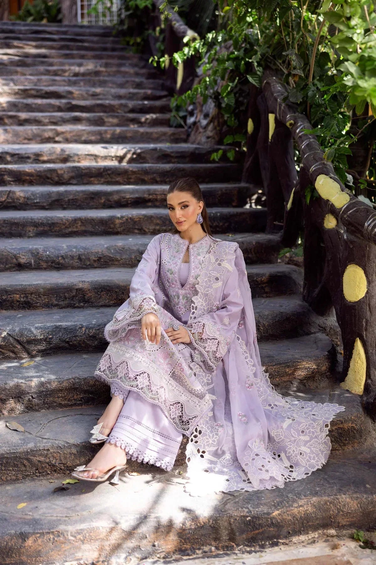 Akbar Aslam - 3PC Luxury Lawn Embroidered Suit - RR-4041