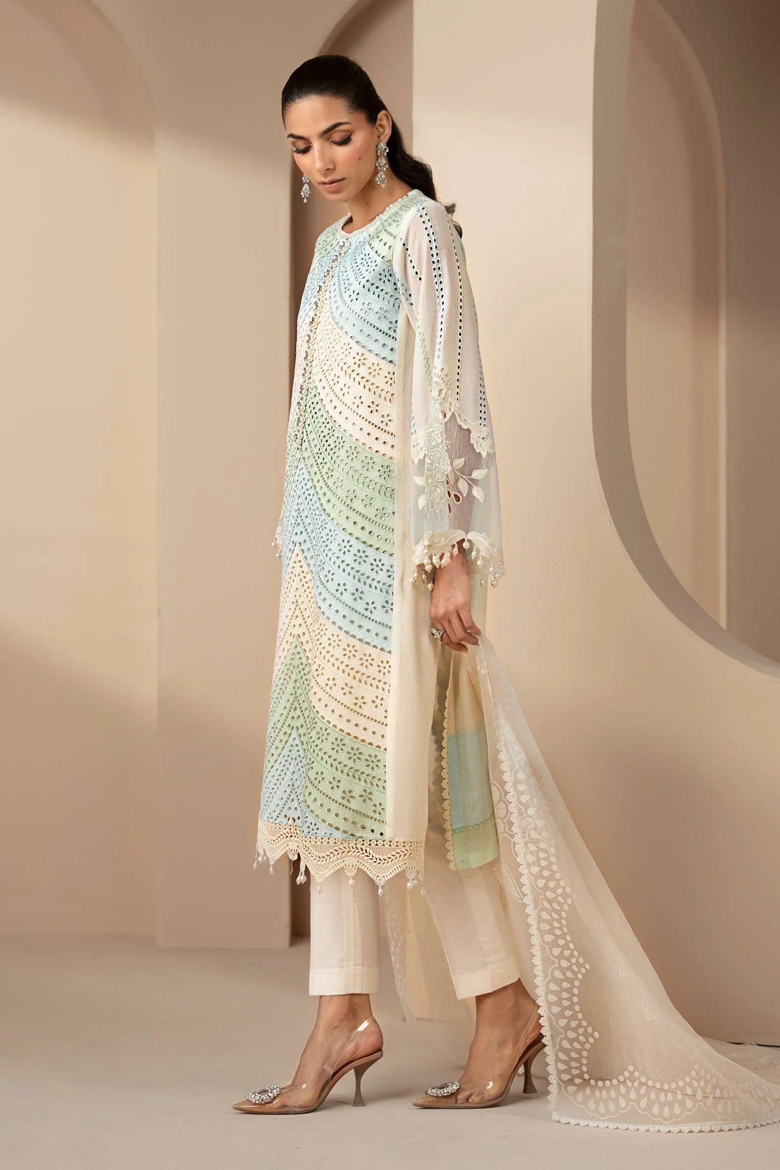 MARIA.B - 3PC Luxury Lawn Embroidered Suit - RR-4043