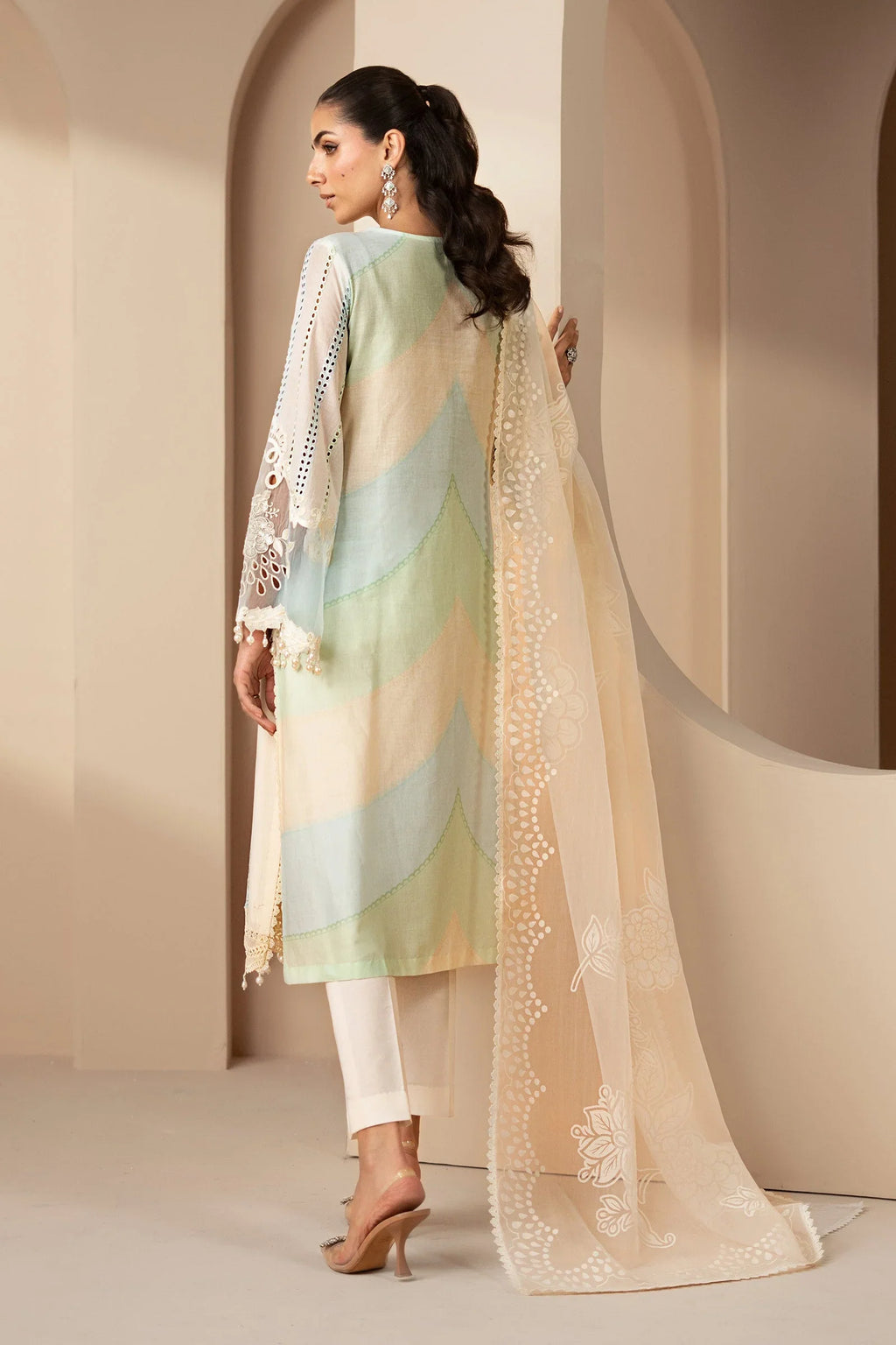 MARIA.B - 3PC Luxury Lawn Embroidered Suit - RR-4043