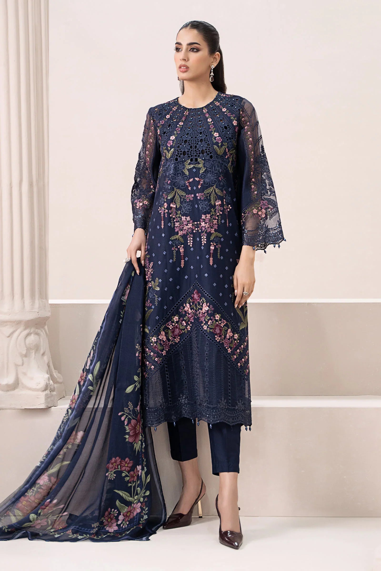 Maria.B - 3PC Luxury Lawn Embroidered Suit - RR-4008