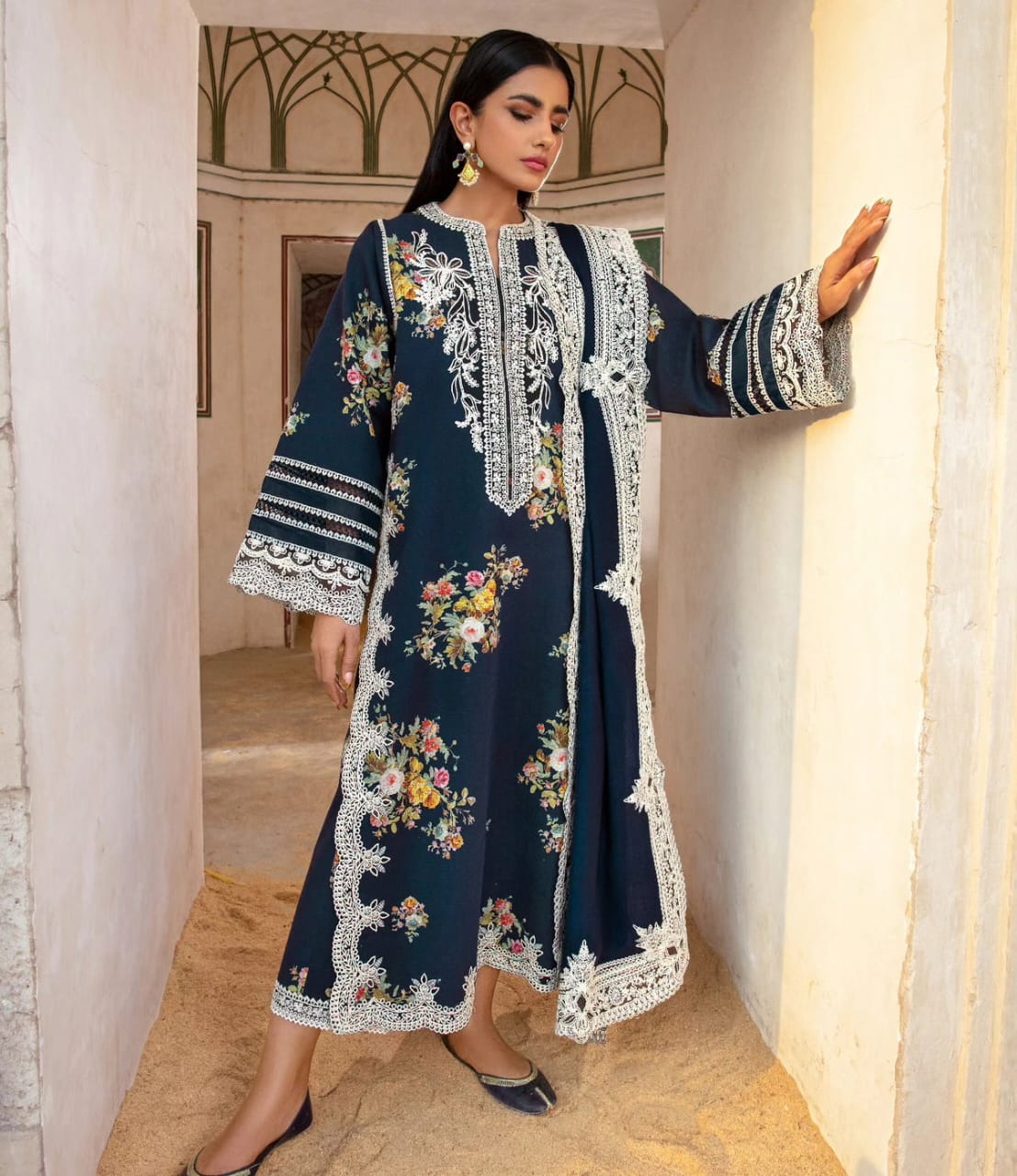 CRIMSON - Luxury Lawn – 3PC Suit - RR3016