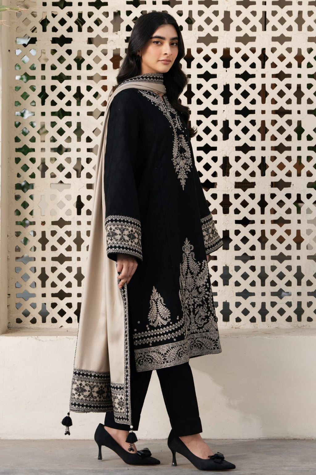 JAZMIN - Premium Lawn 3PC Suit - RR3025