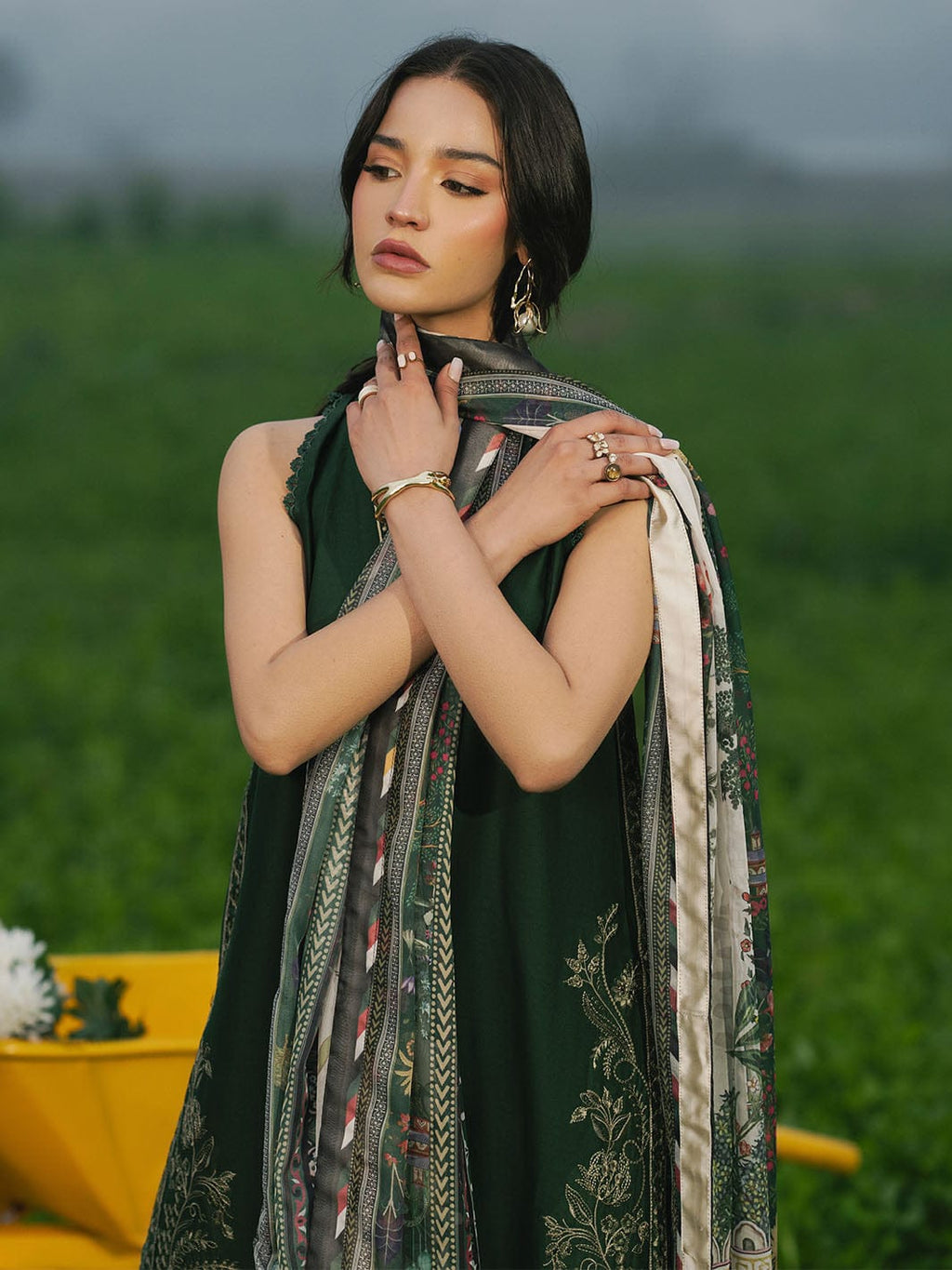 IZEL Premium Lawn Unstitched 3Pc Suit - RR3045
