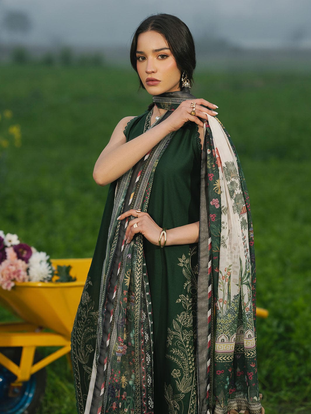 IZEL Premium Lawn Unstitched 3Pc Suit - RR3045
