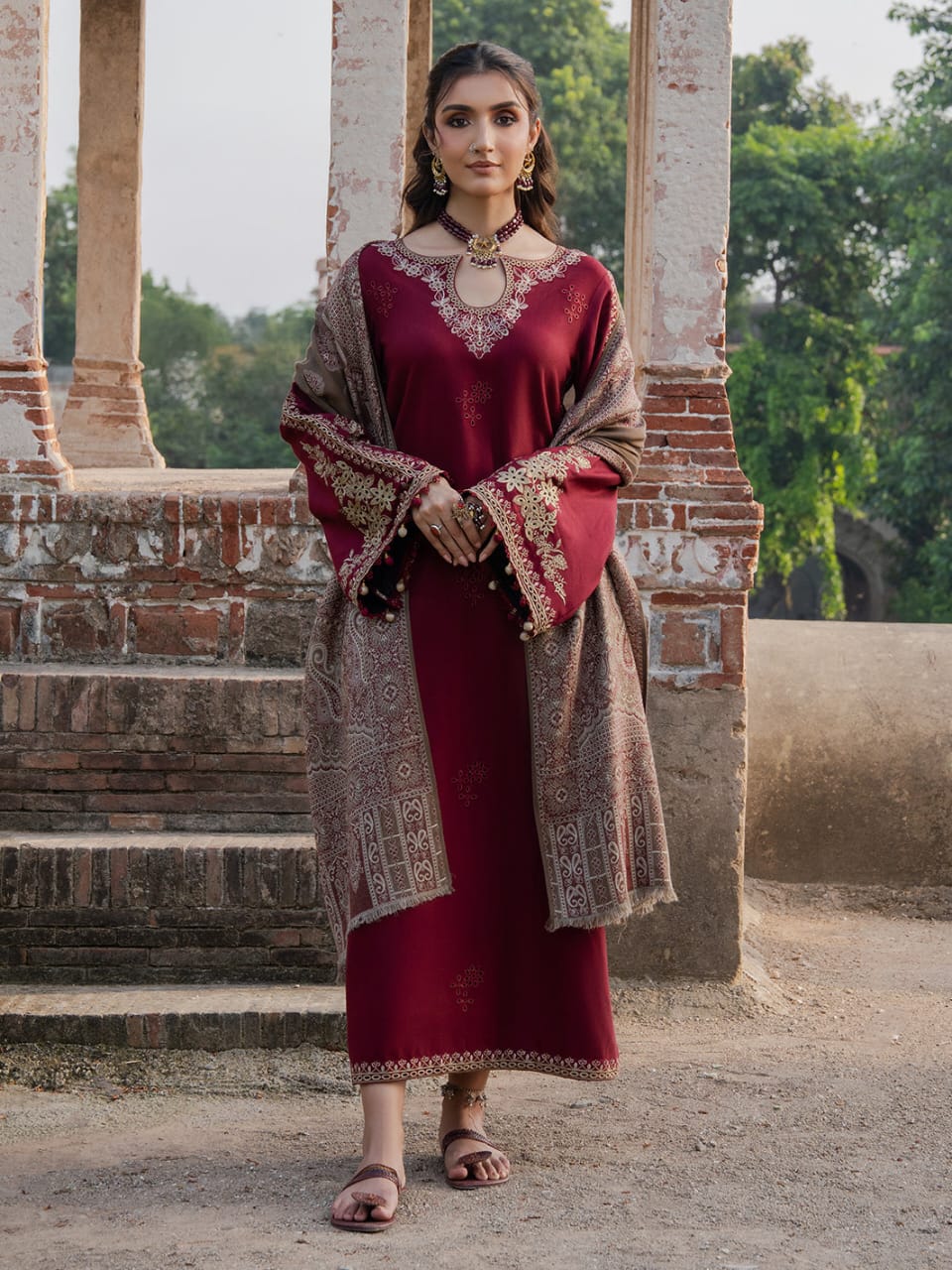 IZEL Premium Lawn Unstitched 3Pc Suit - RR3047