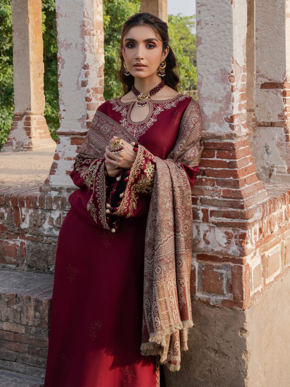IZEL Premium Lawn Unstitched 3Pc Suit - RR3047