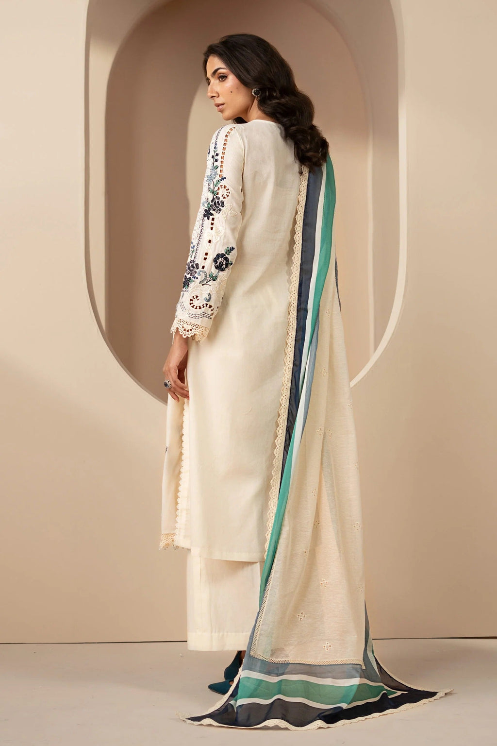 MARIA.B - 3PC Luxury Lawn Embroidered Suit - RR-4012